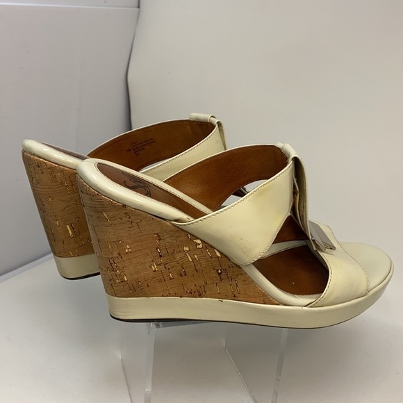 Sofft Sz 9 Patent Beige Leather Cork Wedge Sandals - Picture 5 of 10